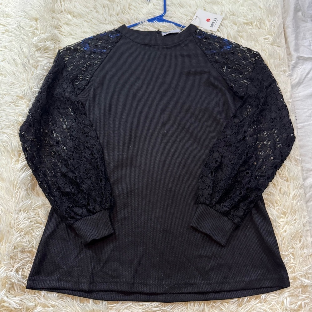 G2. NWT MIHOLL Elegant Black Lace Women's Top (M)‎